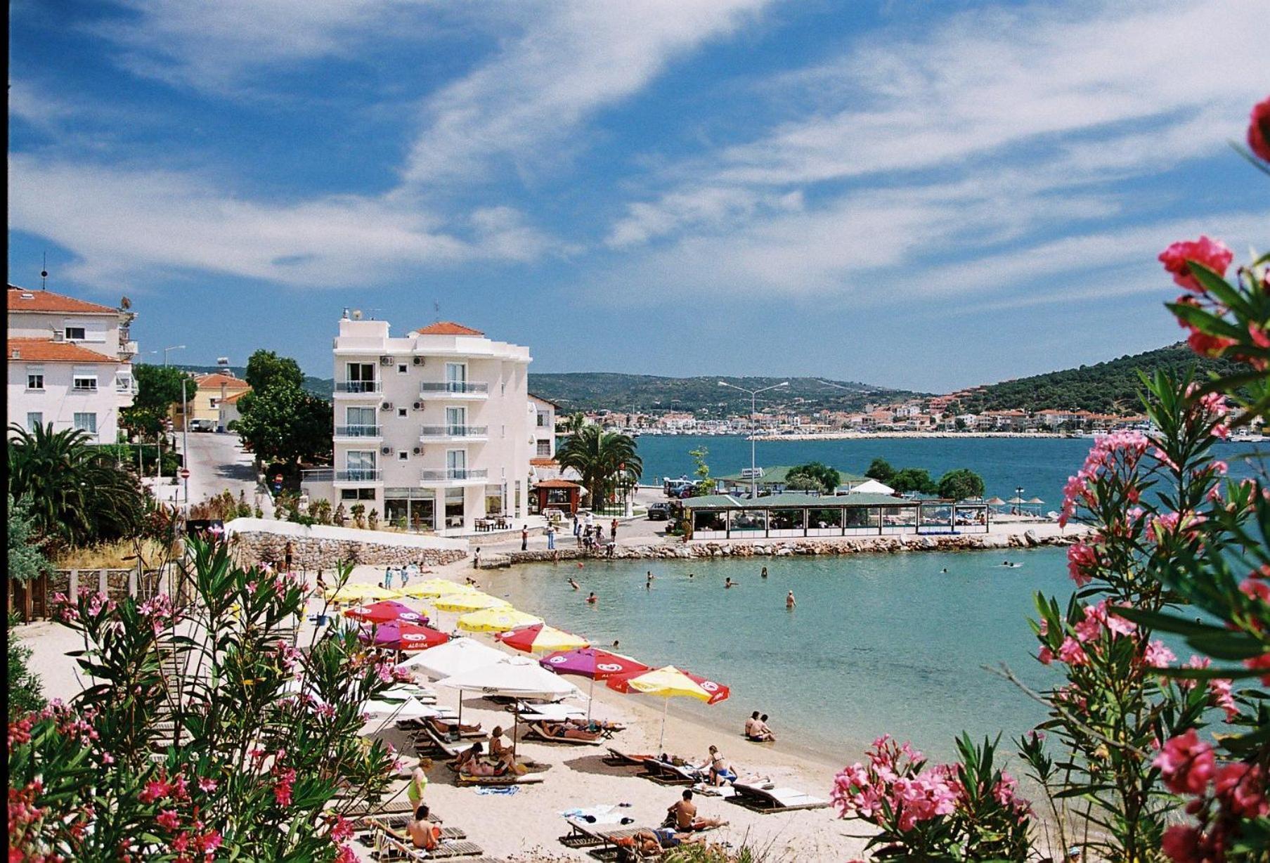 Pasifik Hotel Çeşme Exteriör bild