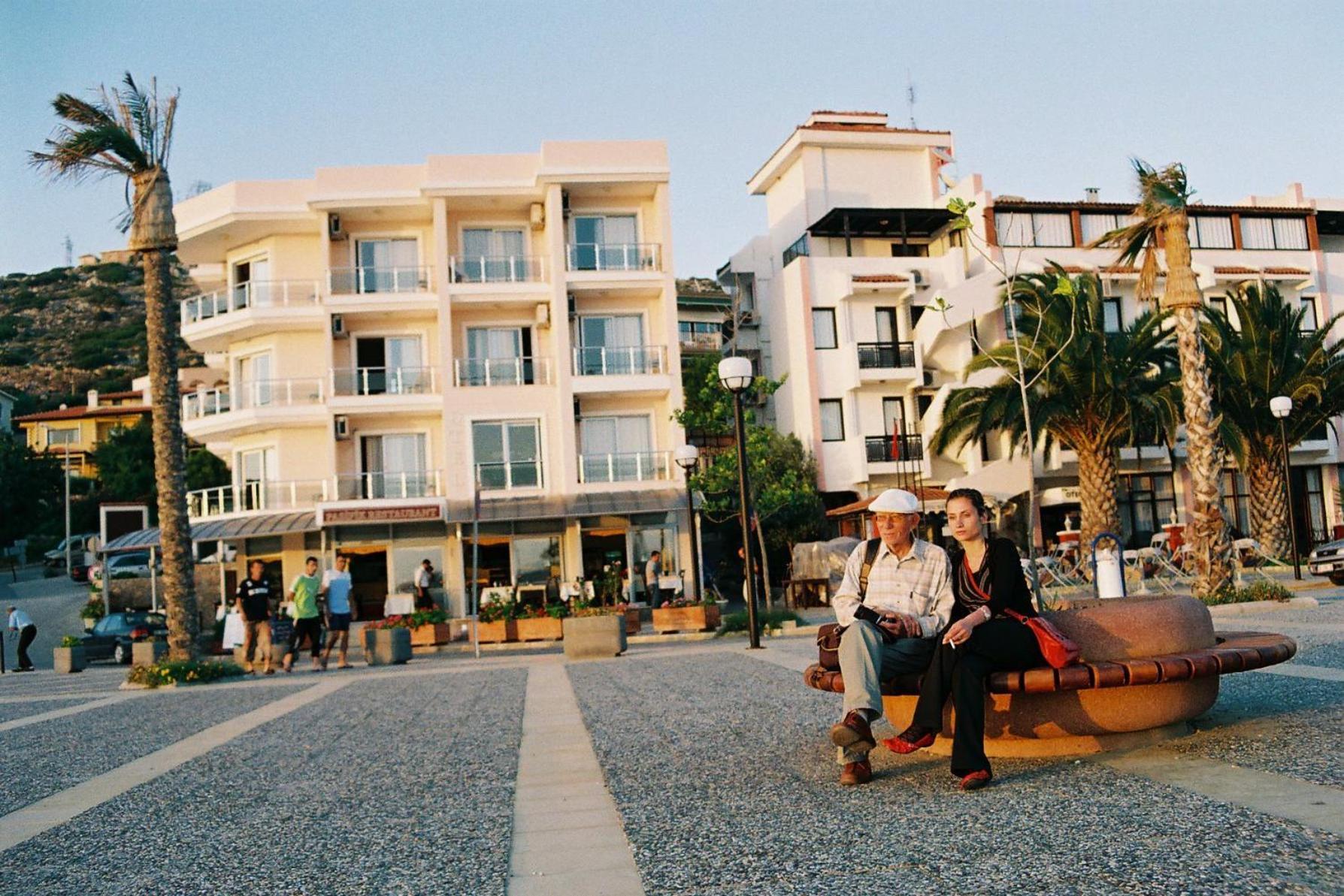 Pasifik Hotel Çeşme Restaurang bild