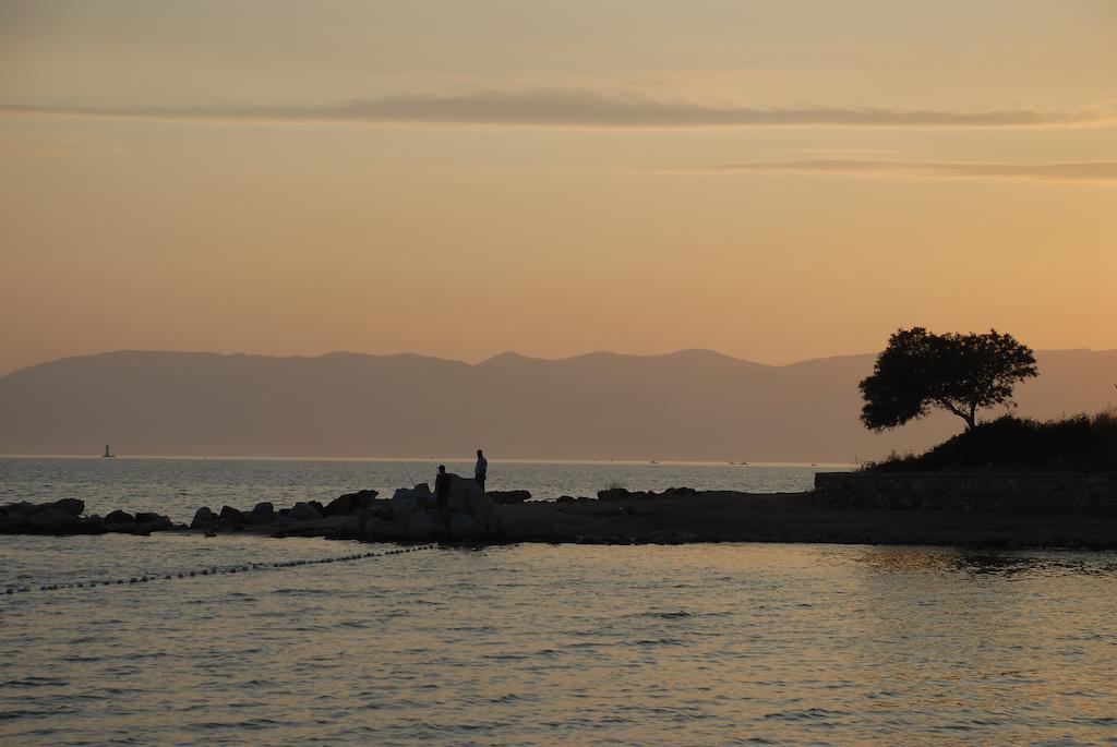 Pasifik Hotel Çeşme Exteriör bild